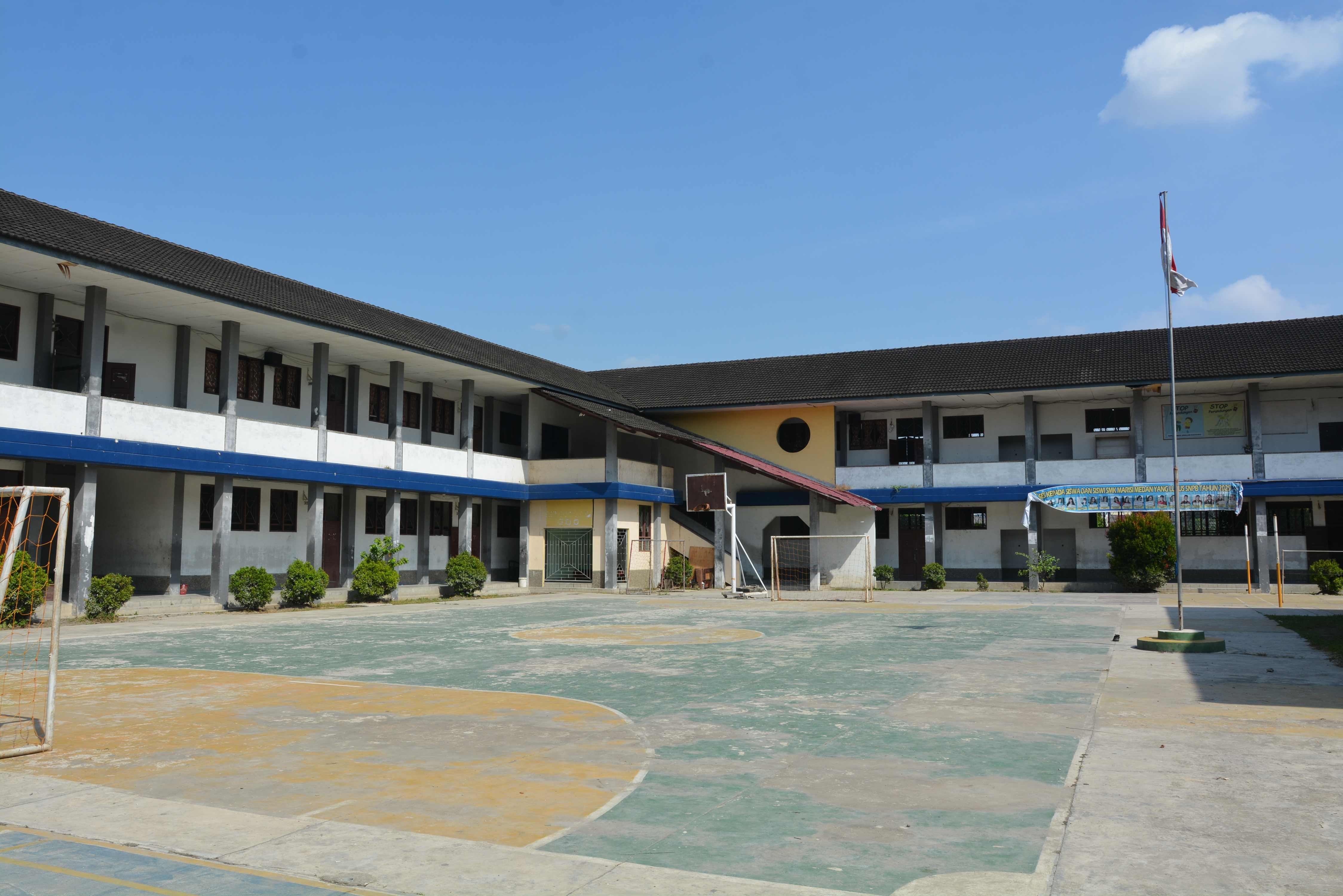 Lapangan Sekolah